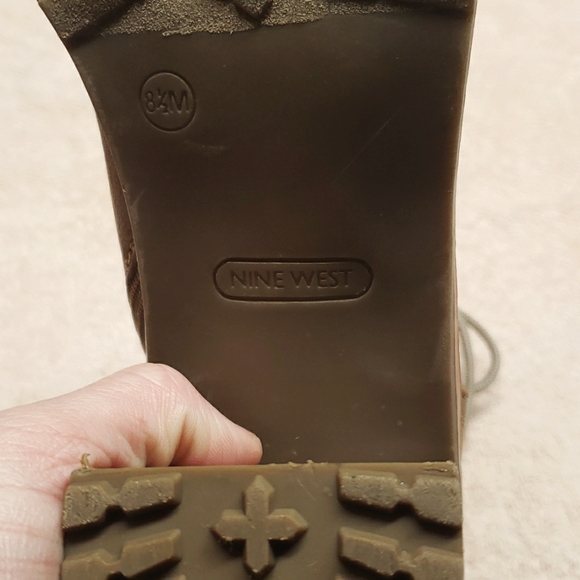Nine West lace up boots size 81/2 med - Picture 13 of 16
